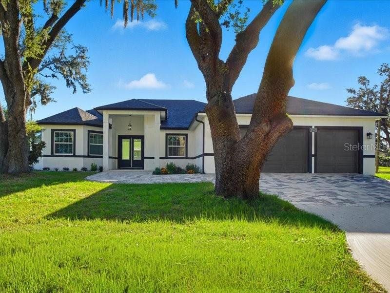Exterior details and patio area of a home in , Plant City (Image 15). Exterior details and patio area of a home in , Plant City (Image 15).