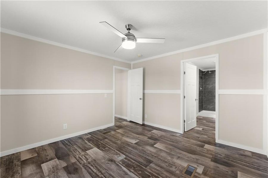 Spacious, unfurnished interior of a new home in , Gainesville (Image 11).
