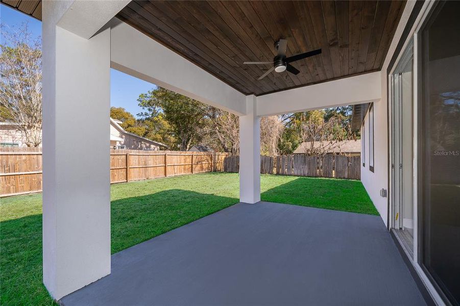 Exterior details and patio area of a home in , Orlando (Image 16).