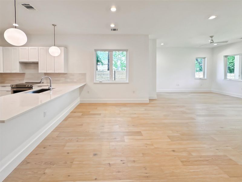 Spacious, unfurnished interior of a new home in , Austin (Image 17).