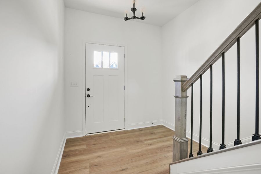Spacious, unfurnished interior of a new home in Forest Creek, Waxhaw (Image 24).