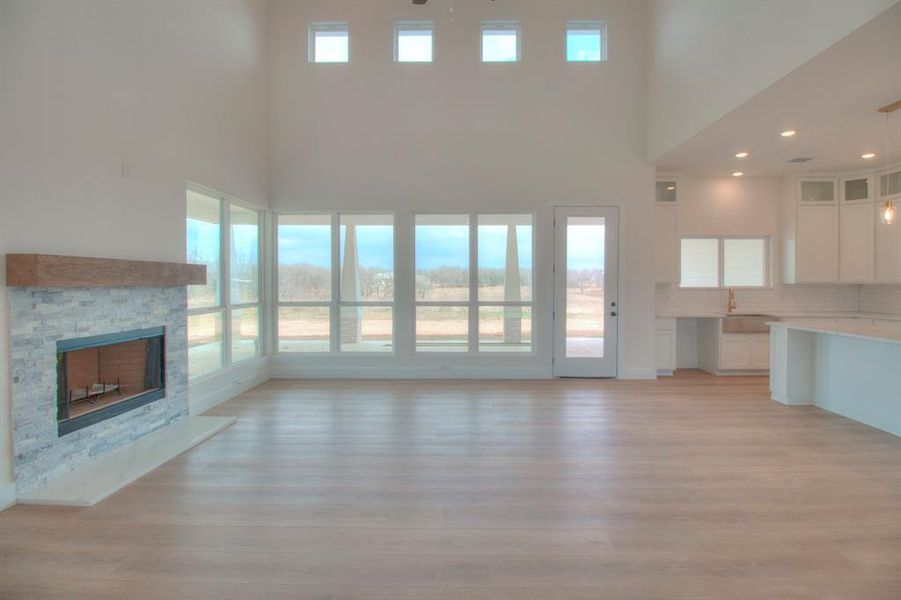 Spacious, unfurnished interior of a new home in , Sunset (Image 22).