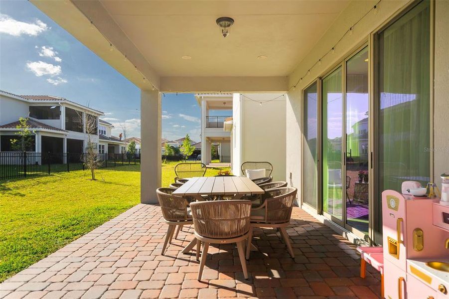 Exterior details and patio area of a home in , Orlando (Image 28).