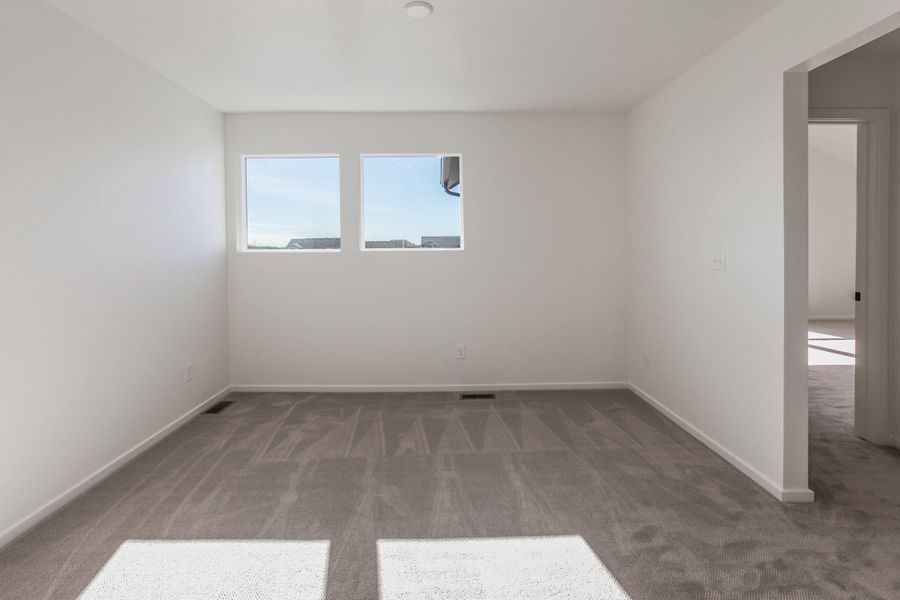 Spacious, unfurnished interior of a new home in Trailside, Timnath (Image 33).