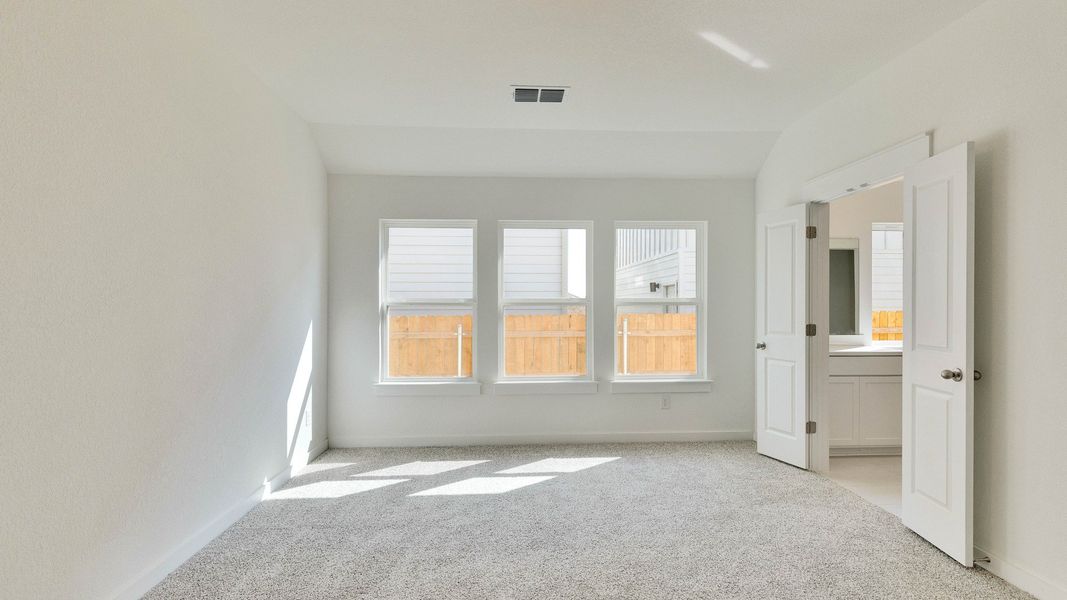 Furnished interior view inside a new home in Creeks Crossing, Elgin (Image 14).