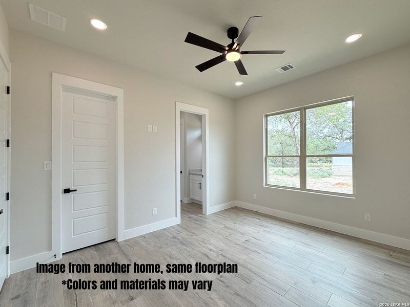 Spacious, unfurnished interior of a new home in , La Vernia (Image 18).