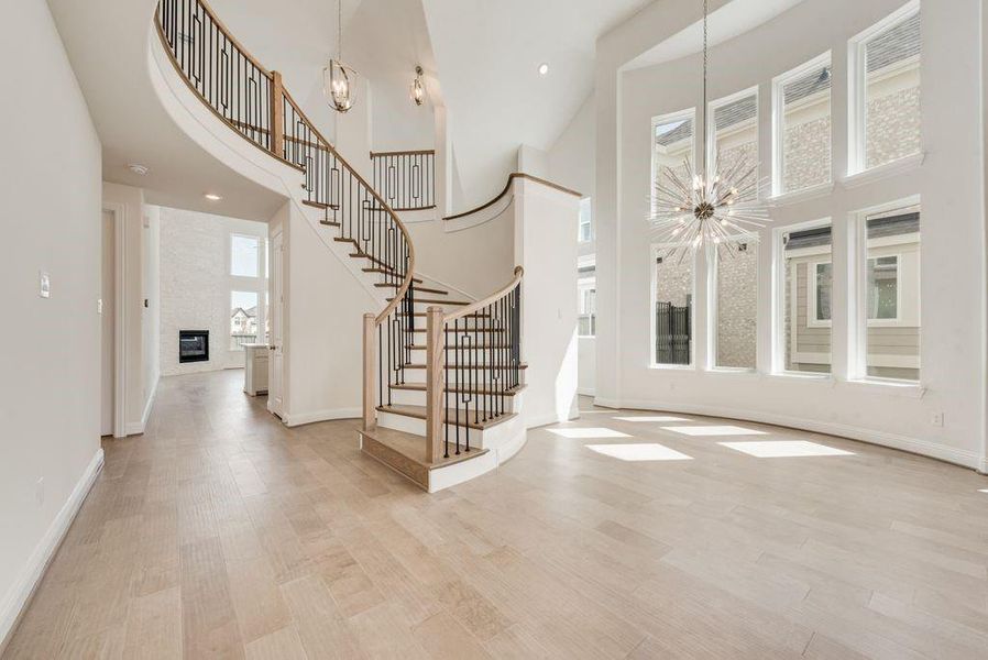 Spacious, unfurnished interior of a new home in Prairie Ridge, Midlothian (Image 27).