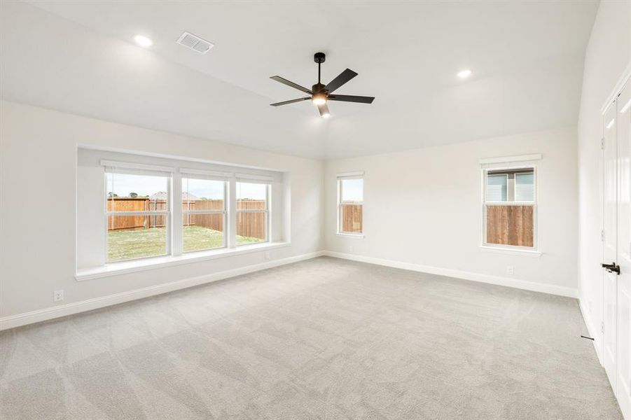 Spacious, unfurnished interior of a new home in Mockingbird Hills, Joshua (Image 25).
