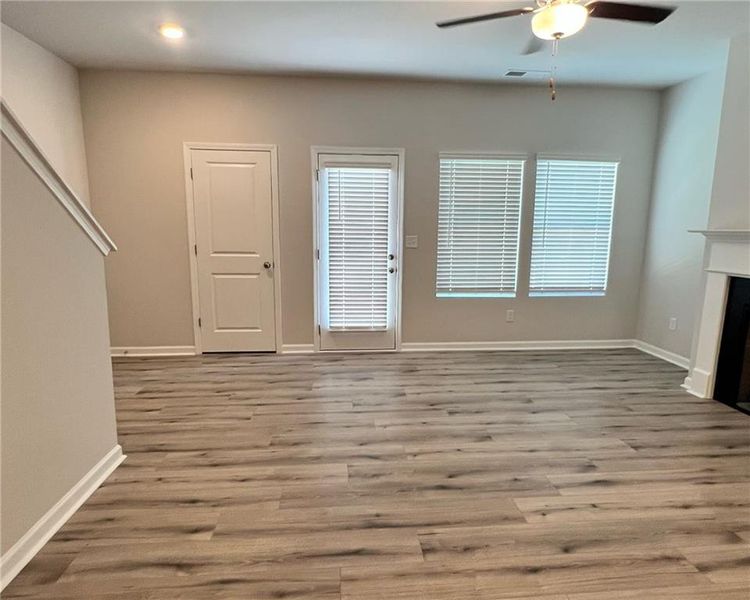 Spacious, unfurnished interior of a new home in , Union City (Image 10).