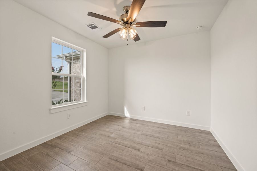 Spacious, unfurnished interior of a new home in Gatlin Ranch, Springtown (Image 17).