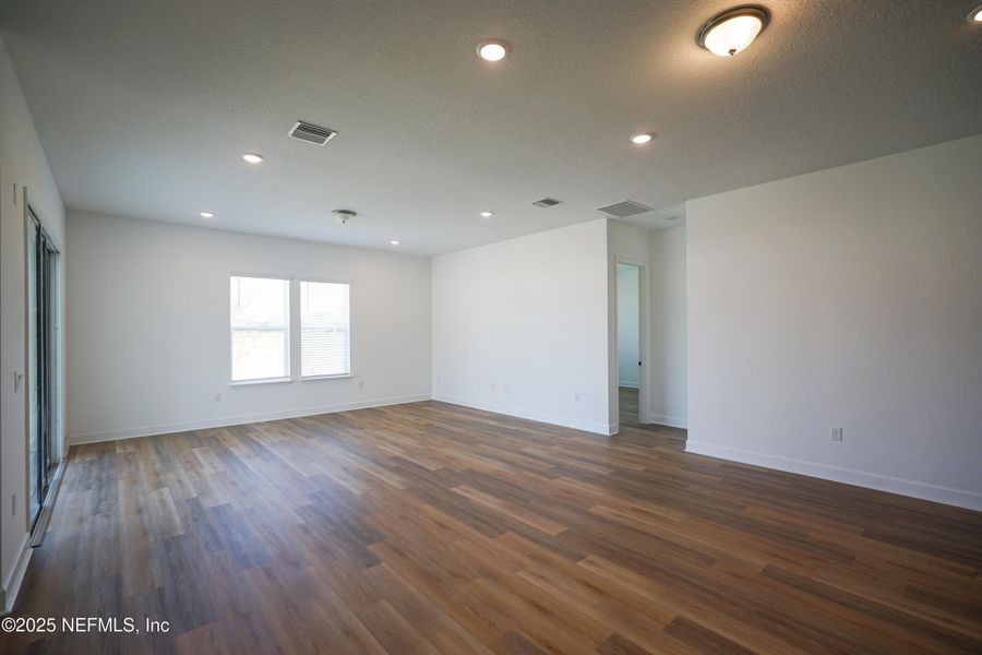 Spacious, unfurnished interior of a new home in , Palm Coast (Image 3).