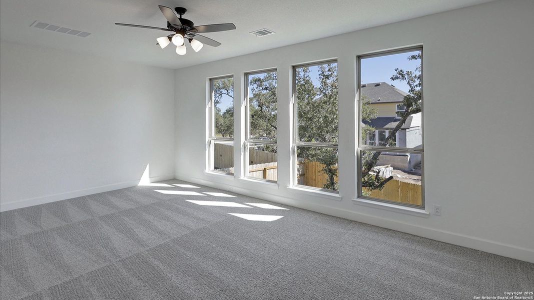 Spacious, unfurnished interior of a new home in Ranches At Creekside 55', Boerne (Image 23).