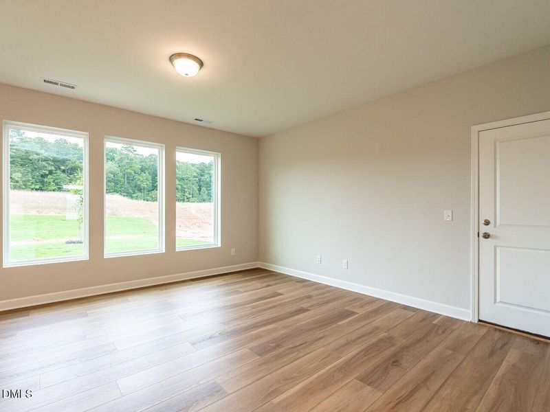 006-1280x960-family-room