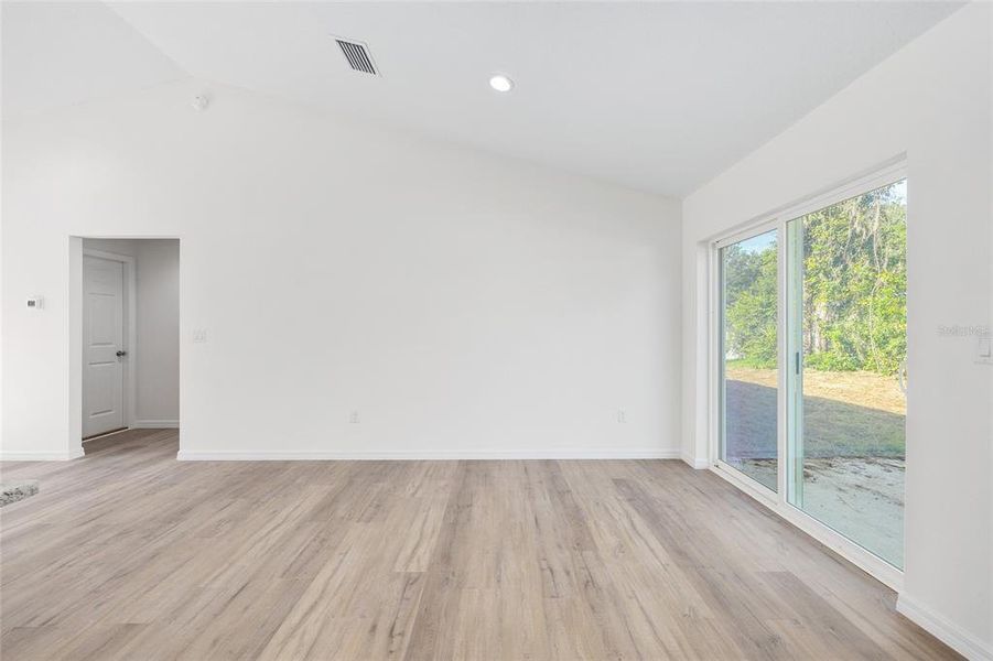 Spacious, unfurnished interior of a new home in , Ocala (Image 76).
