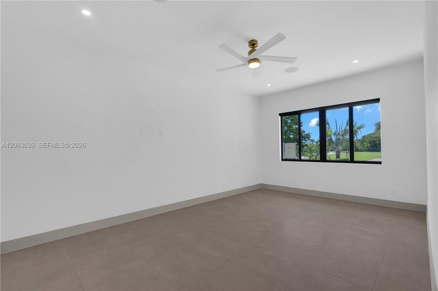 Spacious, unfurnished interior of a new home in , Southwest Ranches (Image 18).