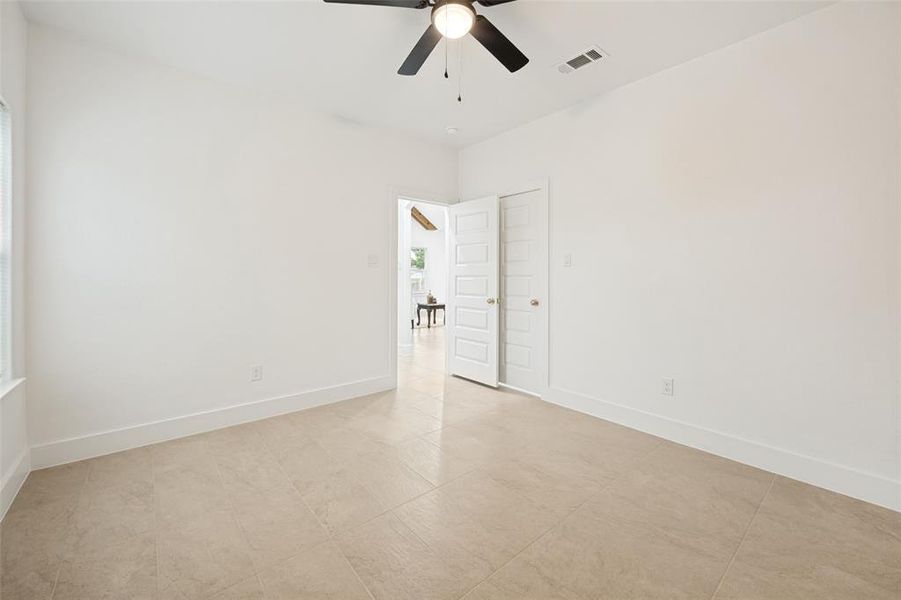 Spacious, unfurnished interior of a new home in , Fort Worth (Image 23).