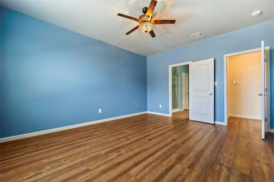 Spacious, unfurnished interior of a new home in , Liberty Hill (Image 32).