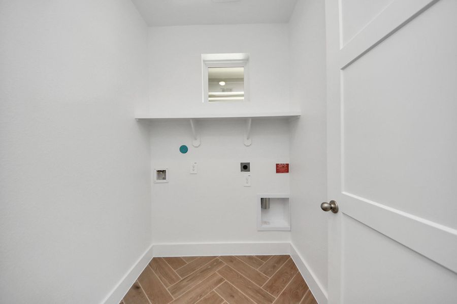 Spacious, unfurnished interior of a new home in Amira: Premier Collection, Tomball (Image 18).