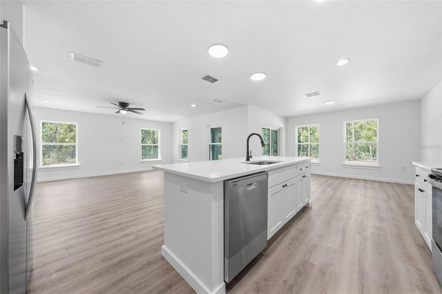 Furnished interior view inside a new home in , Dunnellon (Image 17).