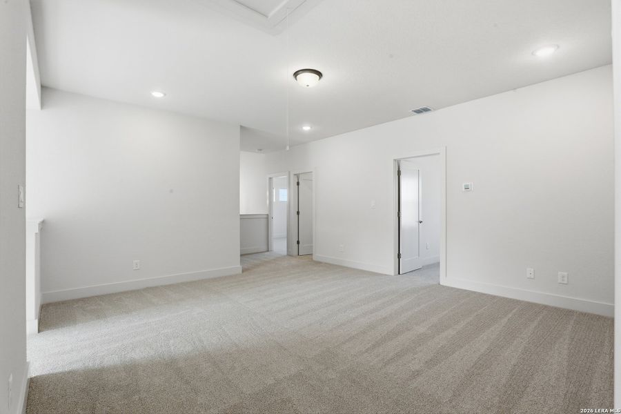 Spacious, unfurnished interior of a new home in Ladera - 50s, San Antonio (Image 32). Spacious, unfurnished interior of a new home in Ladera - 50s, San Antonio (Image 32).