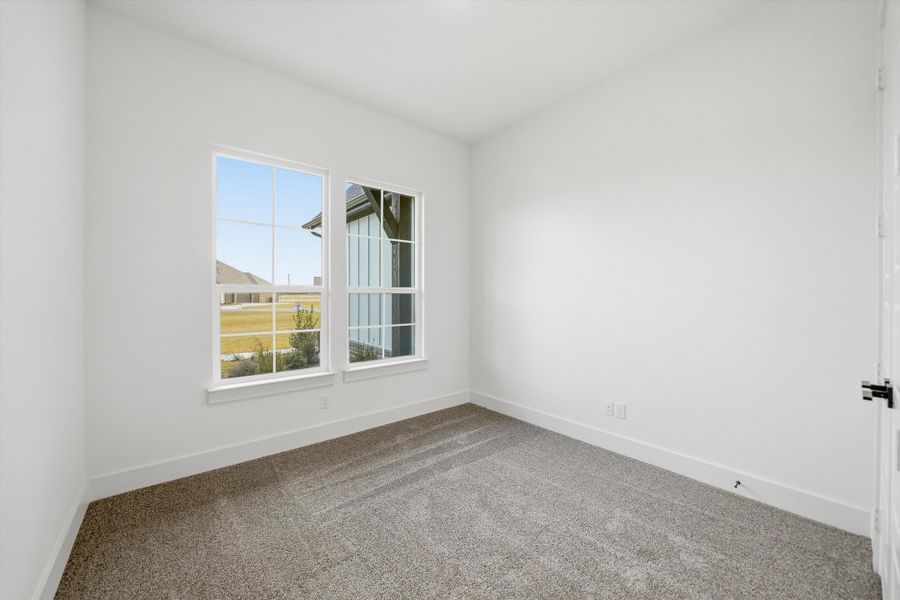 Spacious, unfurnished interior of a new home in Eagle Ridge Estates, Weatherford (Image 32).