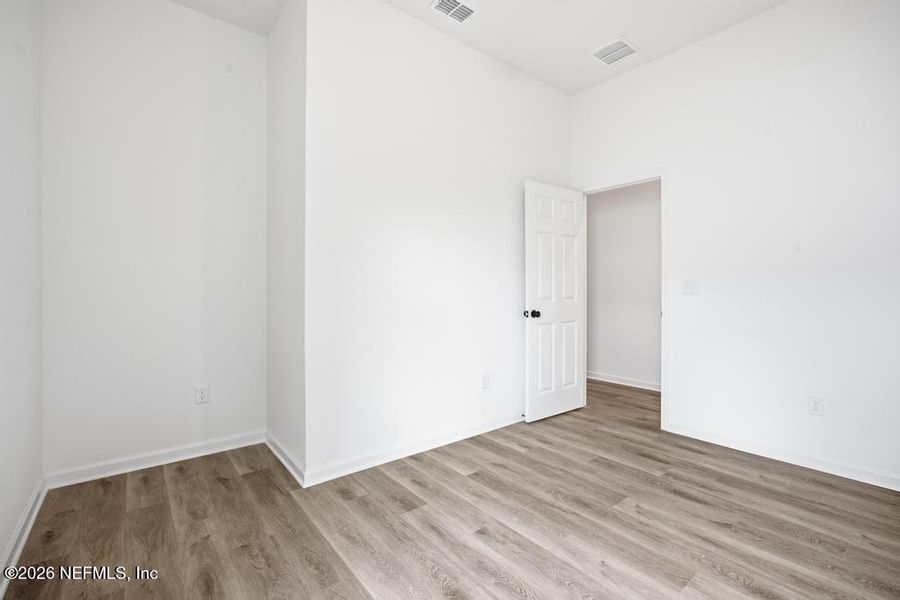 Spacious, unfurnished interior of a new home in , Jacksonville (Image 18).