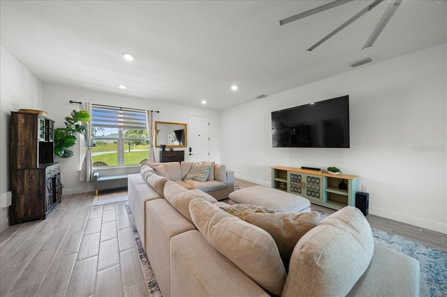 Furnished interior view inside a new home in , Ocala (Image 18).