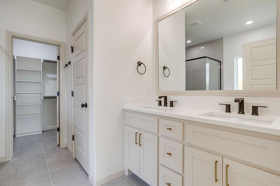 Furnished interior view inside a new home in , Granbury (Image 7). Furnished interior view inside a new home in , Granbury (Image 7).