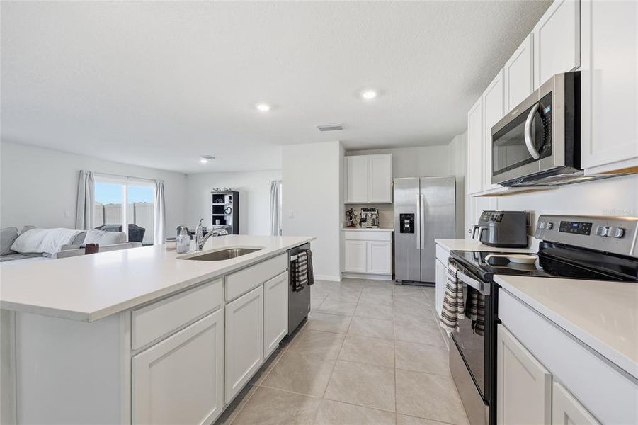 Furnished interior view inside a new home in Avalon Woods, Newberry (Image 31).
