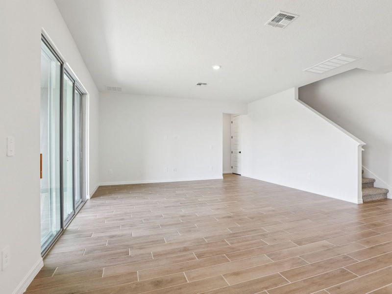 Spacious, unfurnished interior of a new home in Two Rivers - Signature Series, Zephyrhills (Image 14).