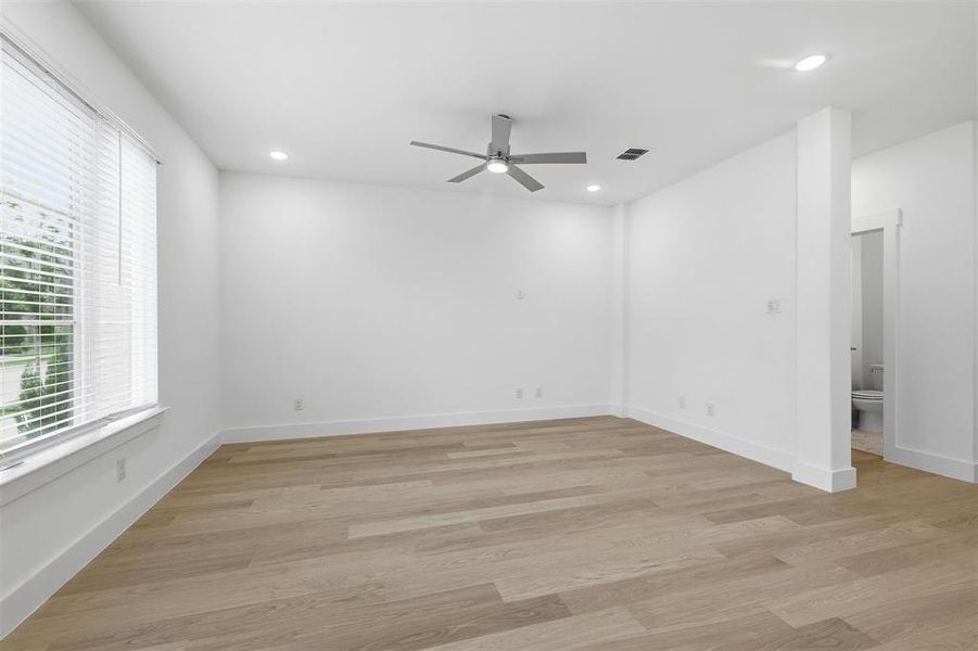 Spacious, unfurnished interior of a new home in , Arlington (Image 17).