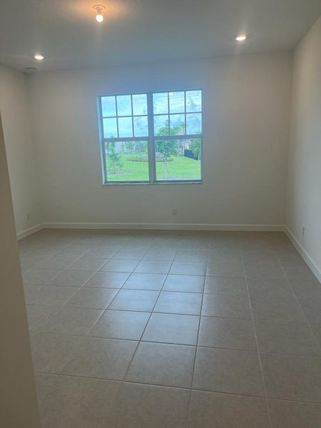 Spacious, unfurnished interior of a new home in Arden: The Twin Homes Collection, Loxahatchee (Image 6).