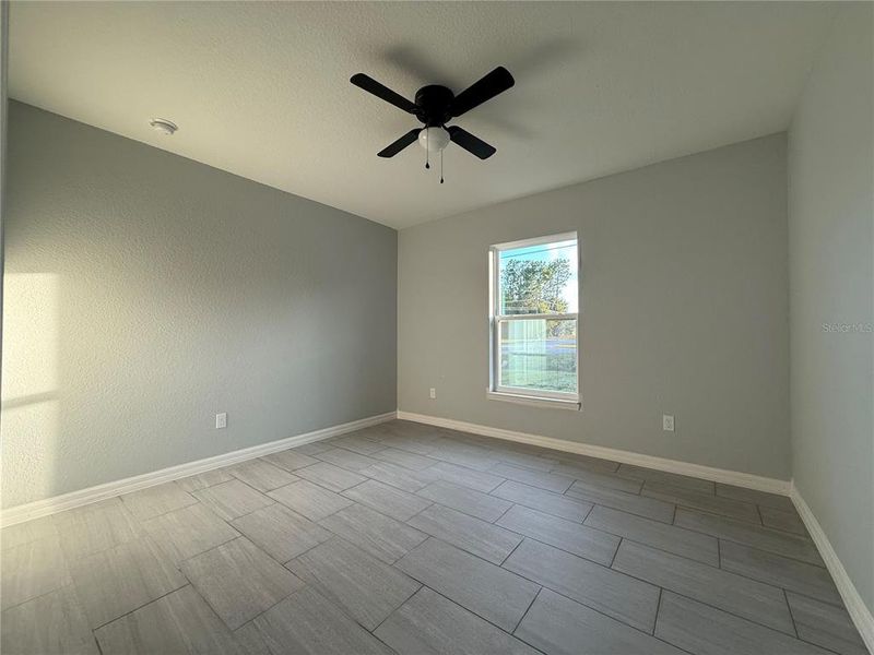 Spacious, unfurnished interior of a new home in , Ocala (Image 4).
