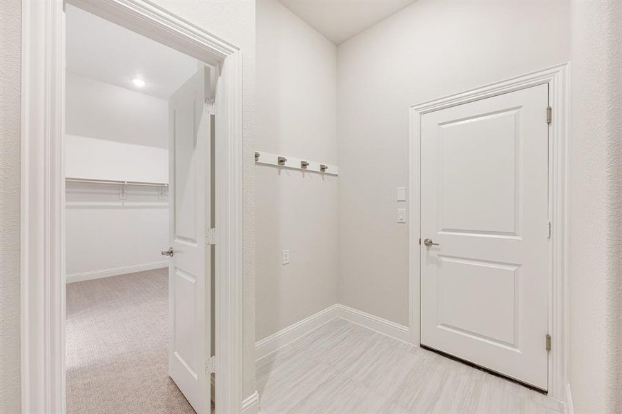 Spacious, unfurnished interior of a new home in Triple Diamond Ranch, Mansfield (Image 34).