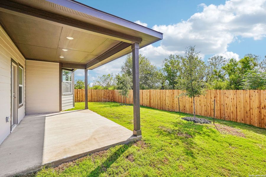 Exterior details and patio area of a home in Carmel Ranch, Schertz (Image 25).