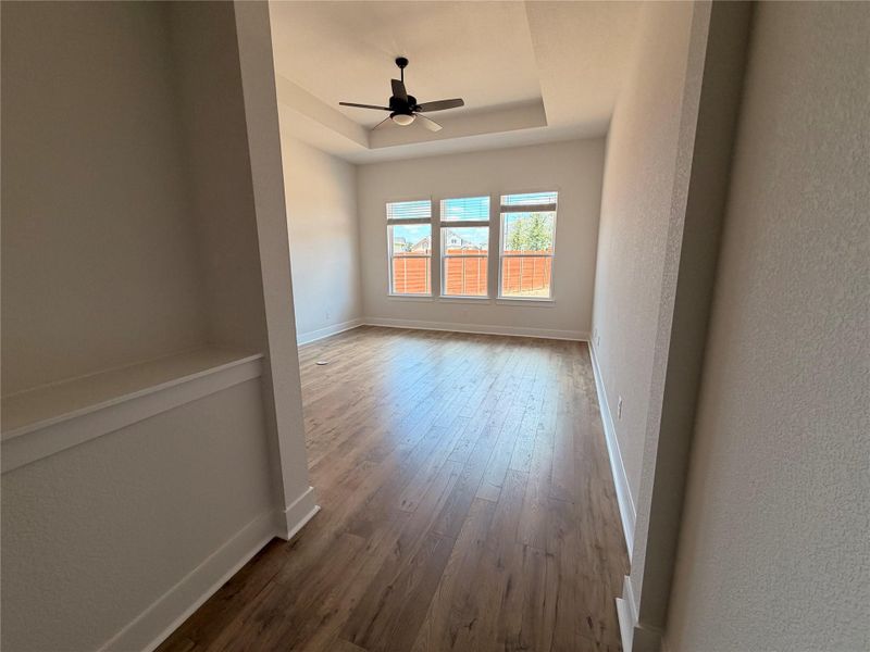 A quiet space for relaxation with rich wood flooring and abundant natural light. A quiet space for relaxation with rich wood flooring and abundant natural light.