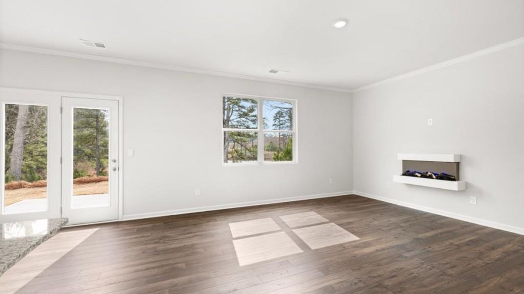 Spacious, unfurnished interior of a new home in Thompson Ridge, Dallas (Image 19).