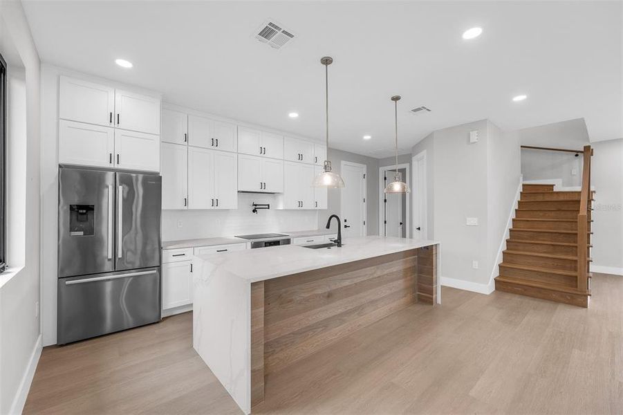 Furnished interior view inside a new home in , Orlando (Image 6).