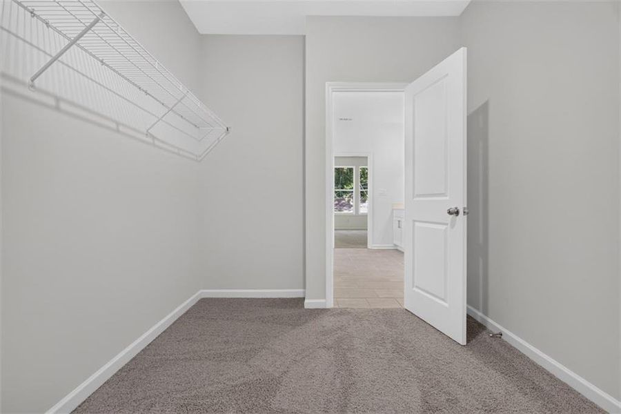 Spacious, unfurnished interior of a new home in , Athens (Image 44).
