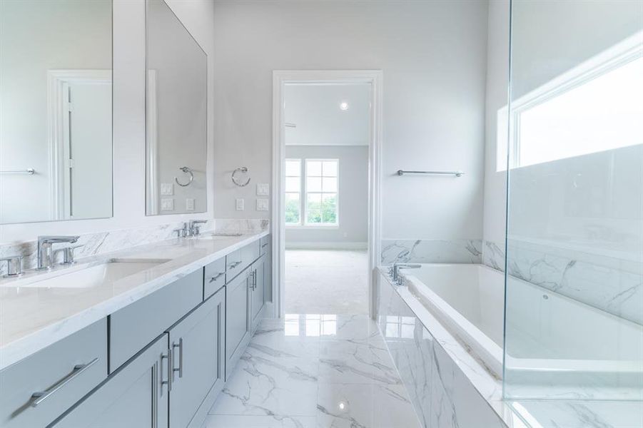 Walk into this Primary bathroom and start your day with a good feeling!