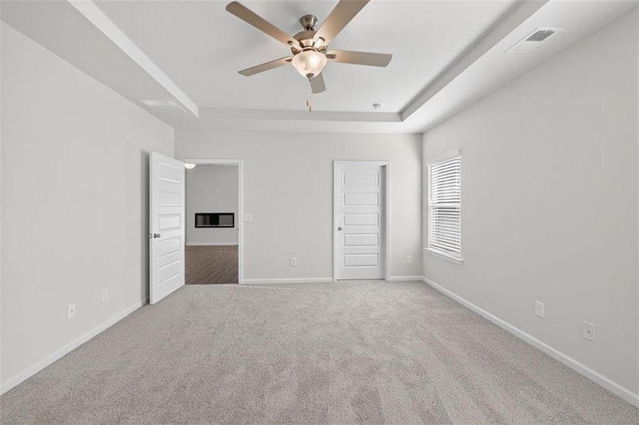 Spacious, unfurnished interior of a new home in Garrett Preserve, Douglasville (Image 18).