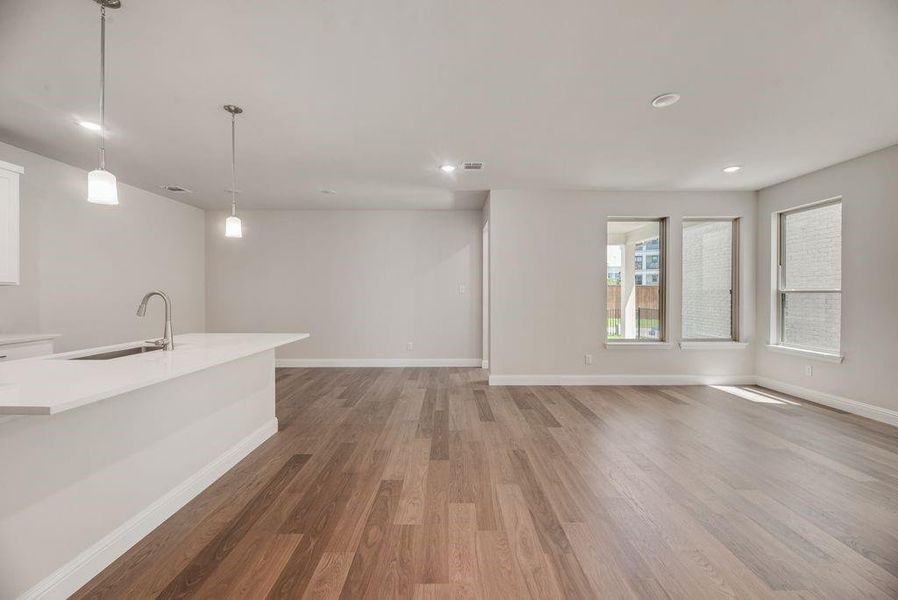 Spacious, unfurnished interior of a new home in Bayside, Rowlett (Image 27).