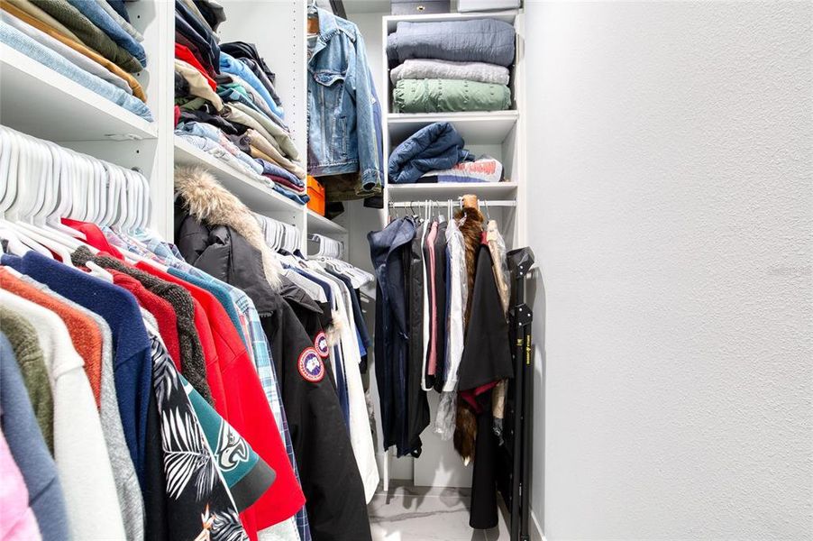 Close-up of interior finishes inside a home in , Daytona Beach (Image 20).