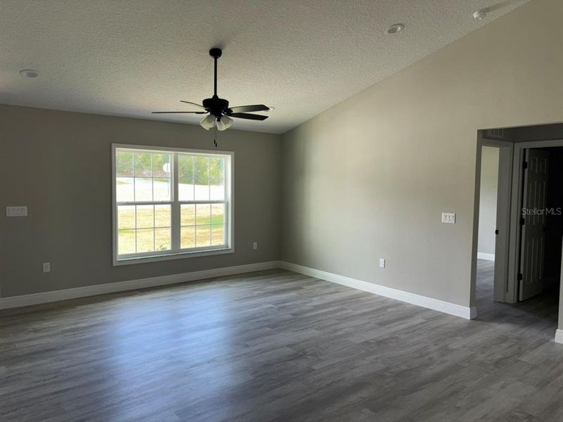 Spacious, unfurnished interior of a new home in , Dunnellon (Image 16).