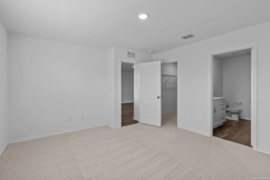 Spacious, unfurnished interior of a new home in Meadows at Clear Springs, New Braunfels (Image 23). Spacious, unfurnished interior of a new home in Meadows at Clear Springs, New Braunfels (Image 23).