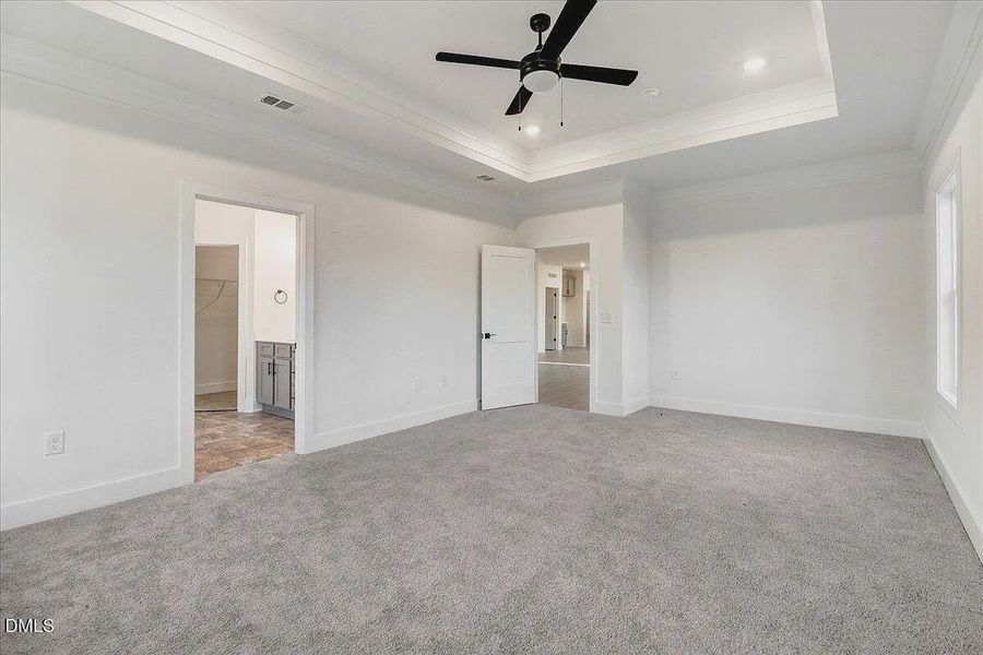 Spacious, unfurnished interior of a new home in Charlotte's Ridge, Middlesex (Image 22).