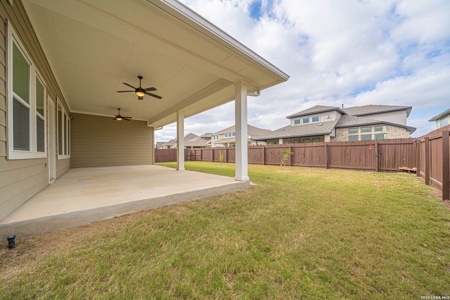 Exterior details and patio area of a home in Ladera - Laurel Hollow 60', San Antonio (Image 3).