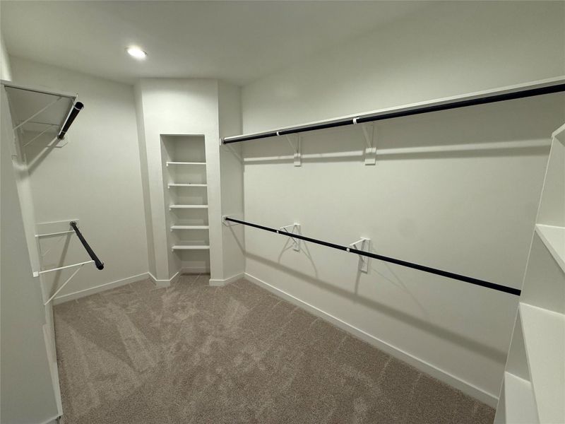 Spacious, unfurnished interior of a new home in Huntington Place, Rosharon (Image 4). Spacious, unfurnished interior of a new home in Huntington Place, Rosharon (Image 4).