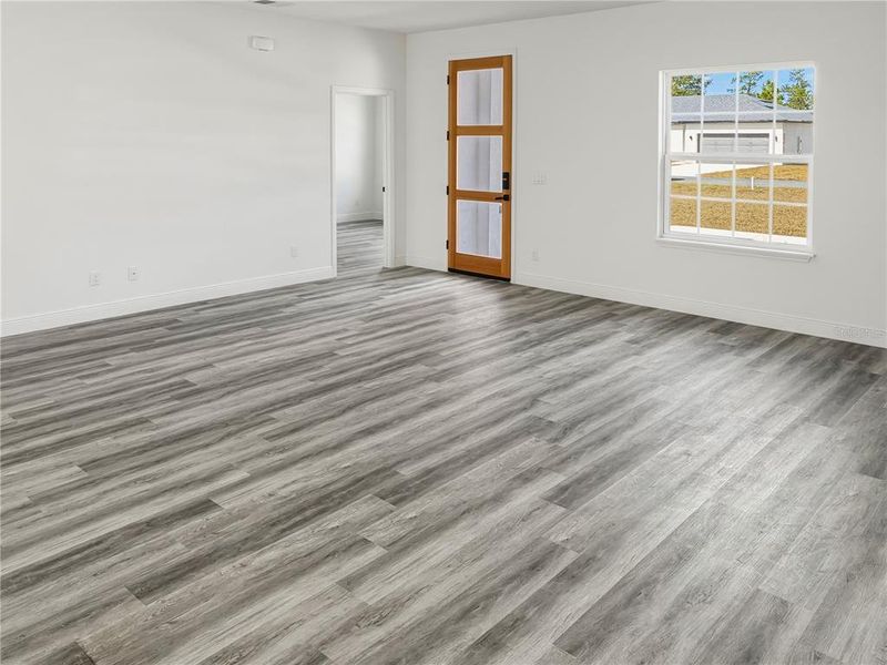 Spacious, unfurnished interior of a new home in , Ocala (Image 18).