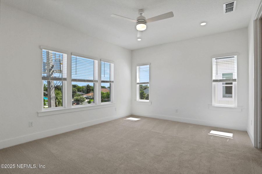 Spacious, unfurnished interior of a new home in North Beach Townhomes, Jacksonville Beach (Image 20).